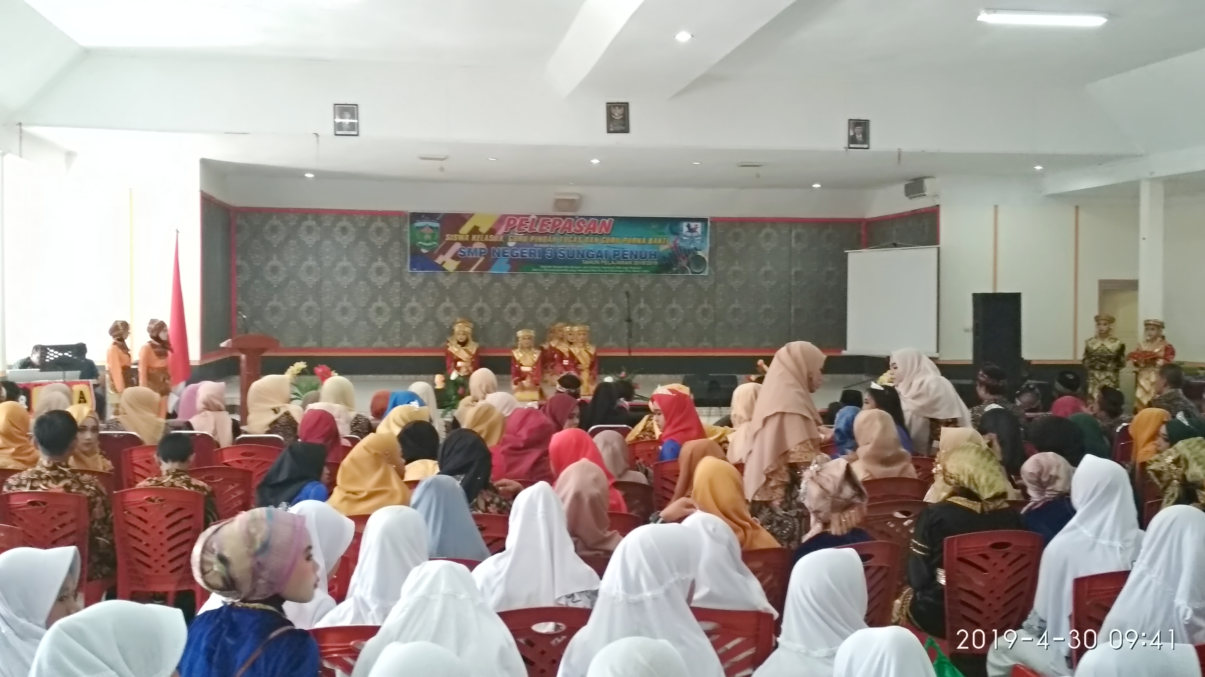 Pentas Seni pada Acara Perpisahan Kelas IX SMP Neg.3 Sungai Penuh