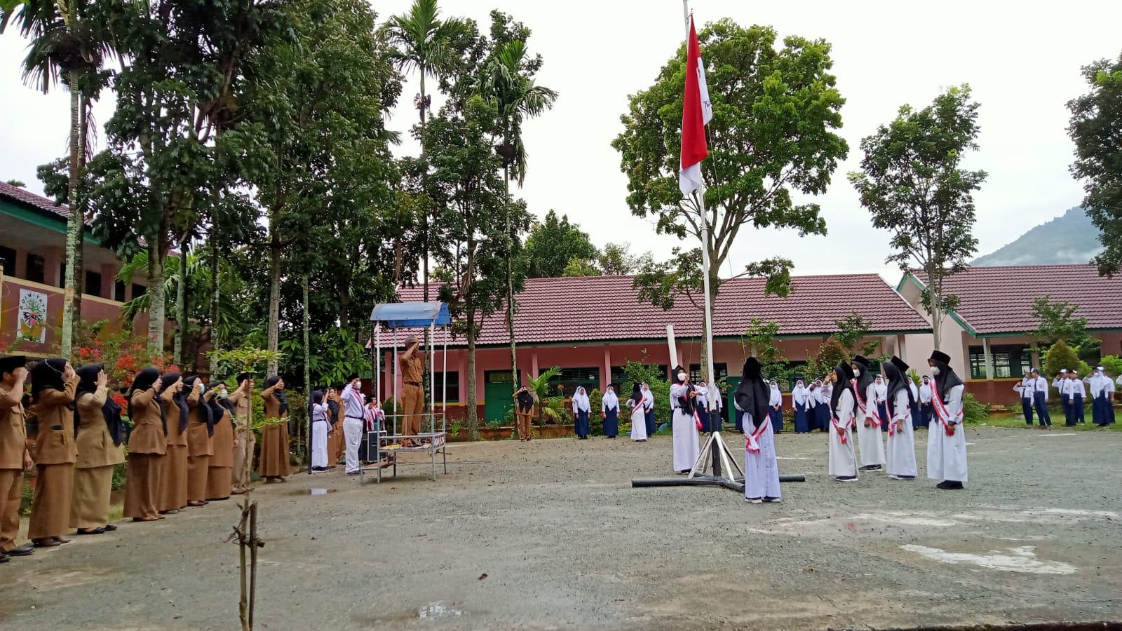 UPACA BENDERA SMP NEGERI 6 SUNGAI PENUH