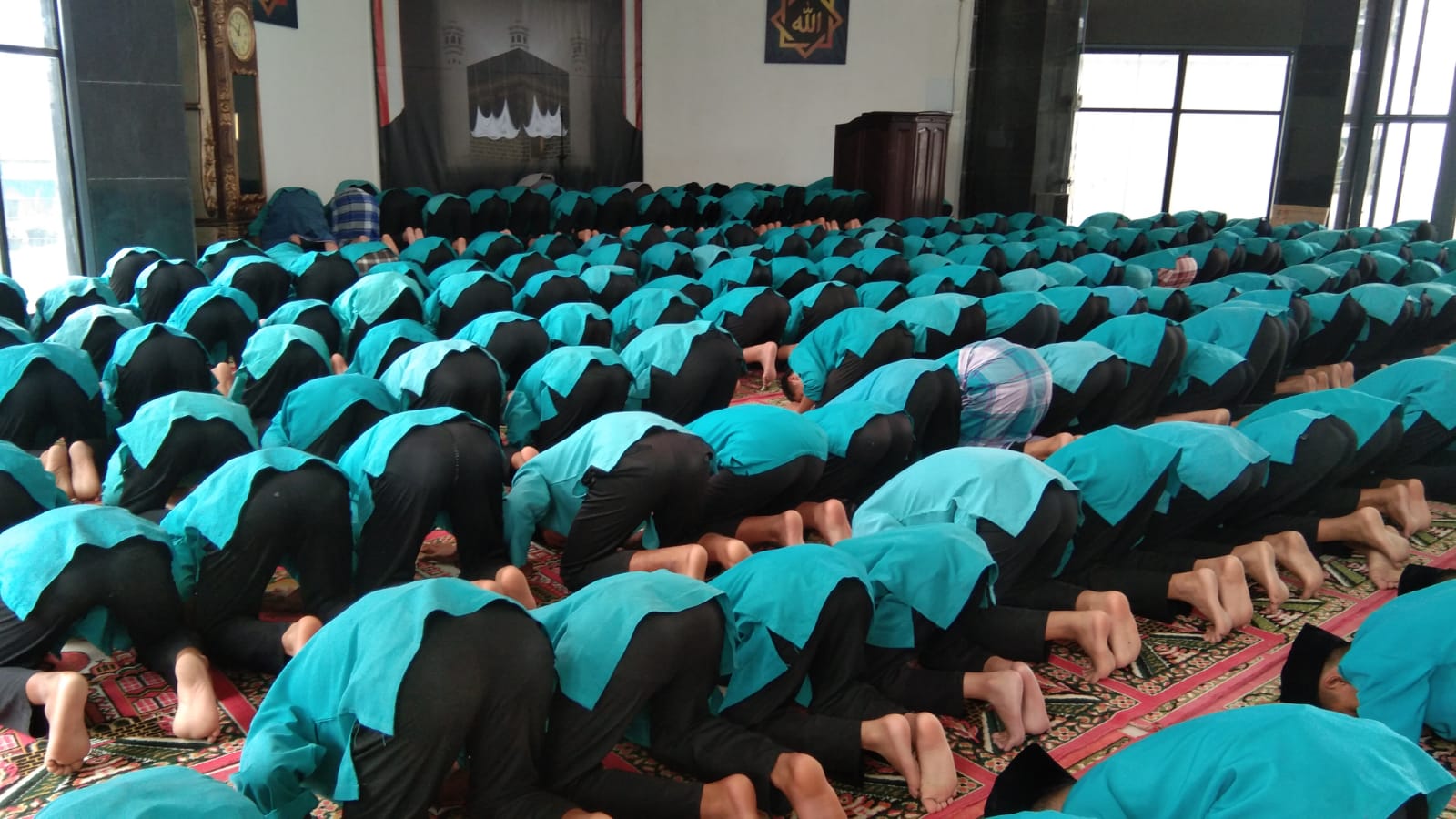 PENDIDIKAN IMAN DAN TAQWA PESERTA DIDIK SMP NEGERI 1 SUNGAI PENUH