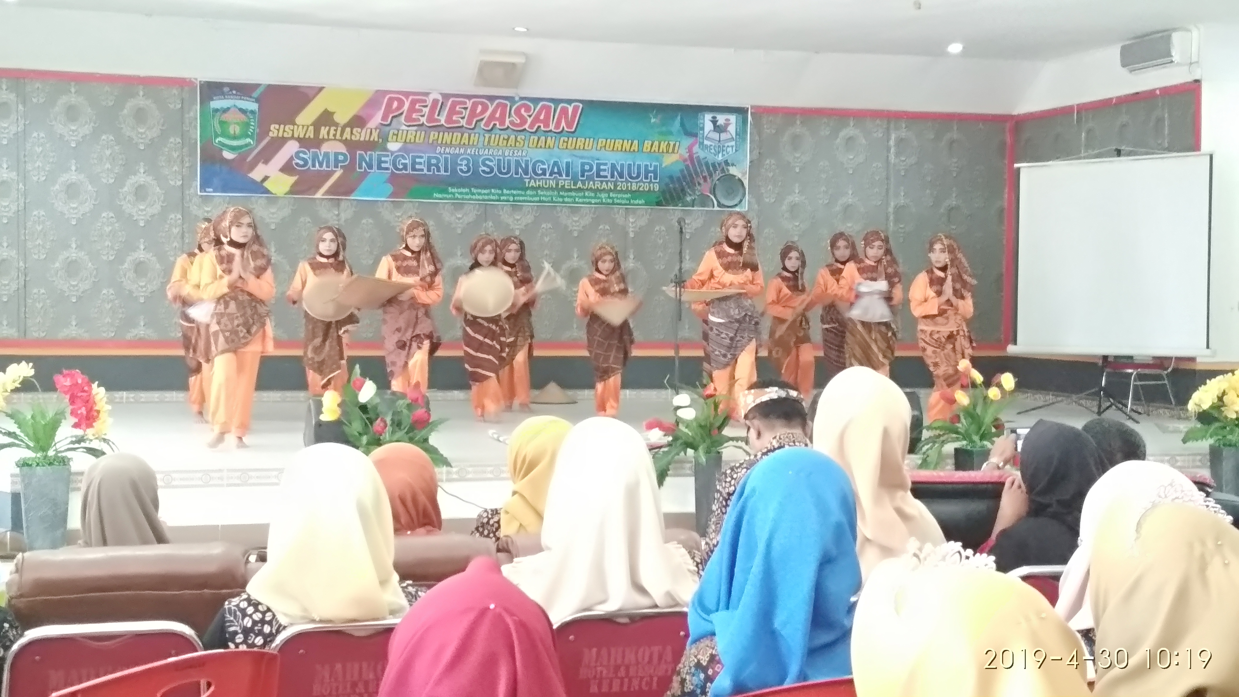 Pentas Seni pada Acara Perpisahan Kelas IX SMP Neg.3 Sungai Penuh